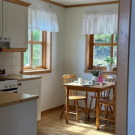 Hus Med Panorama Utsikt Maloy