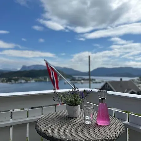Hus Med Panorama Utsikt * Maloy