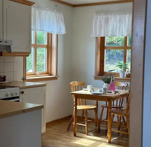 Hus Med Panorama Utsikt Maloy