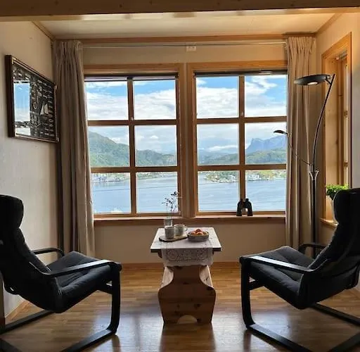 Hus Med Panorama Utsikt Hébergement de vacances Maloy